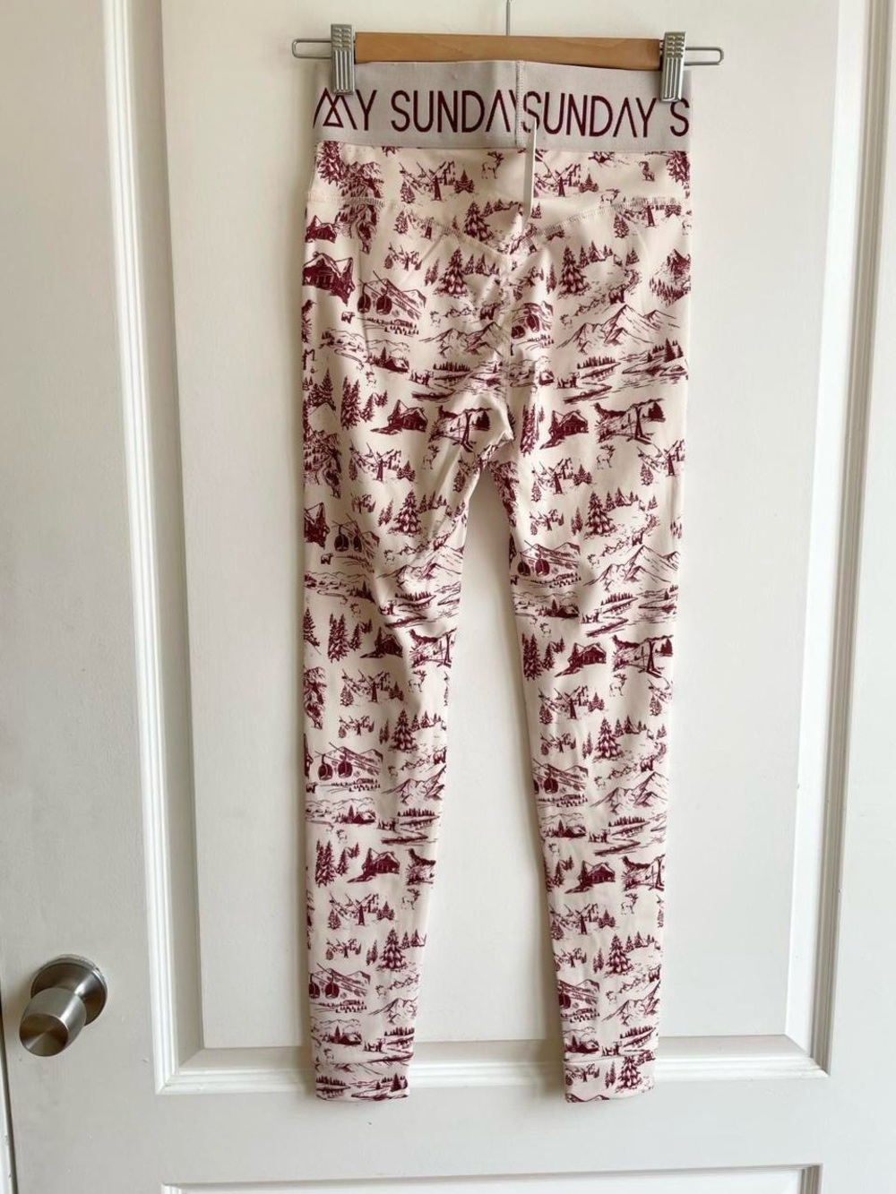 My Sunday Ski TOILE DE JOUY BASE LAYER SET In Cabernet Ski Base Layer NWT - Picture 5 of 8